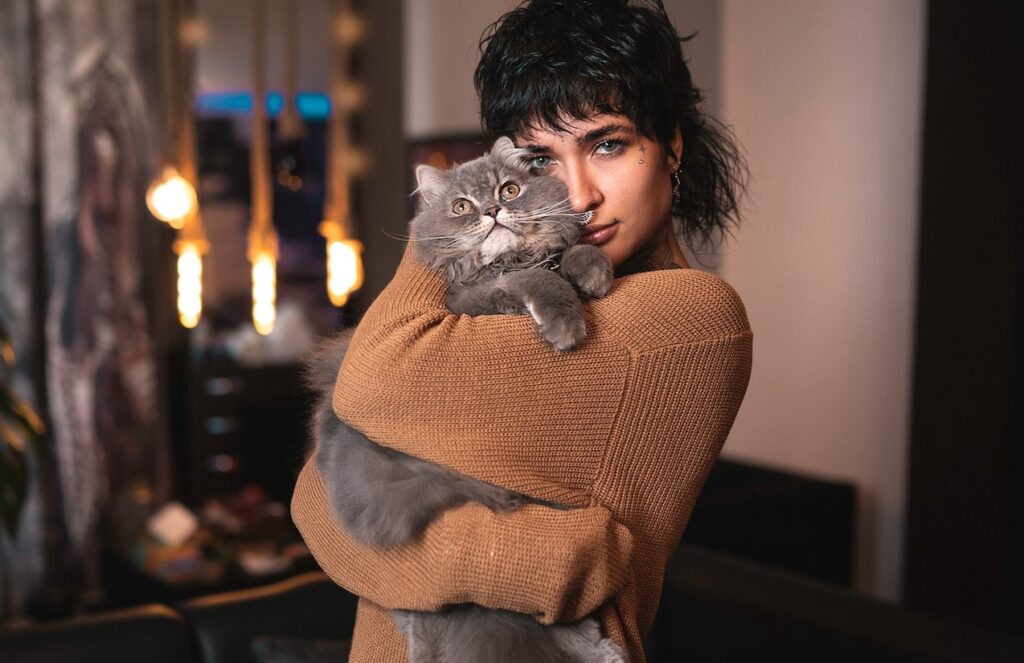 traits of a cat person